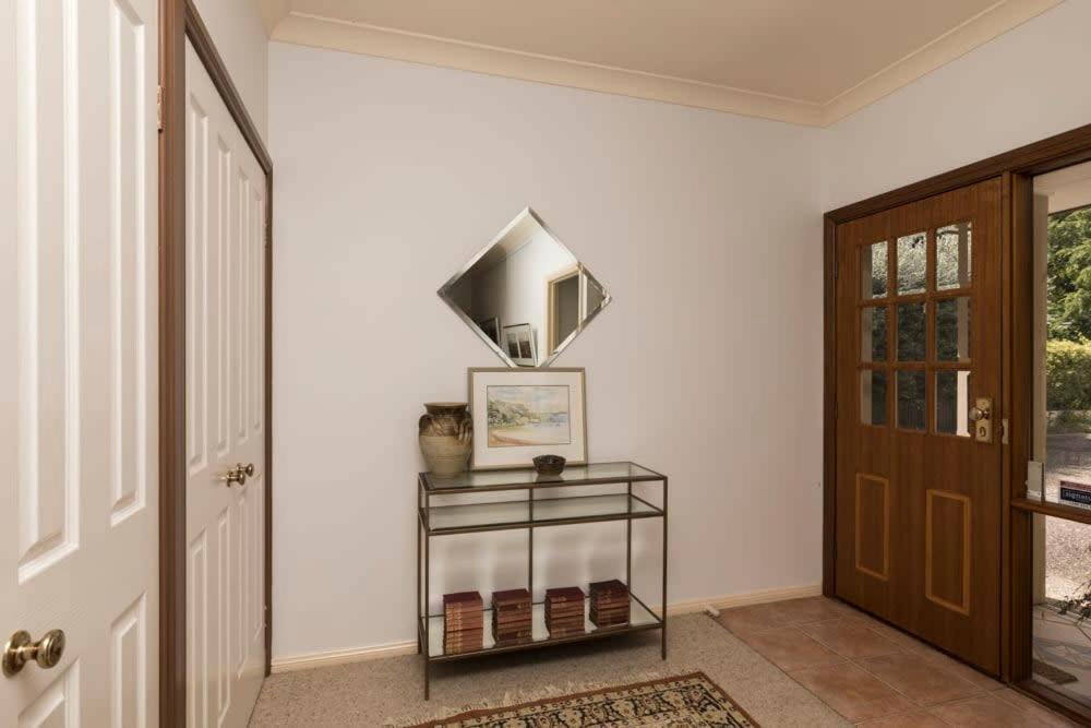 3 Bdrm 2 Bthrm House Close To Canberra Cbd & Anu Экстерьер фото