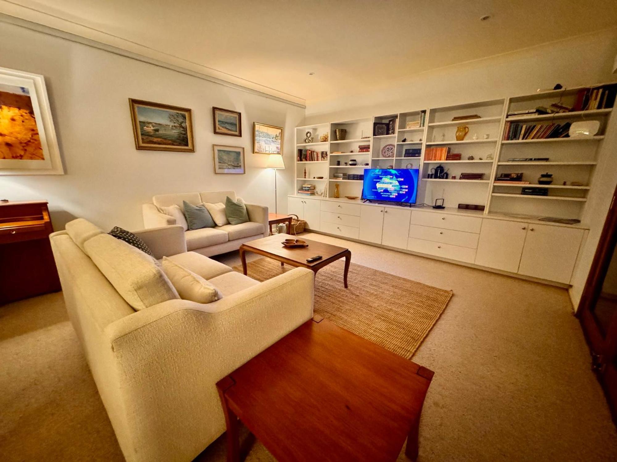 3 Bdrm 2 Bthrm House Close To Canberra Cbd & Anu Экстерьер фото