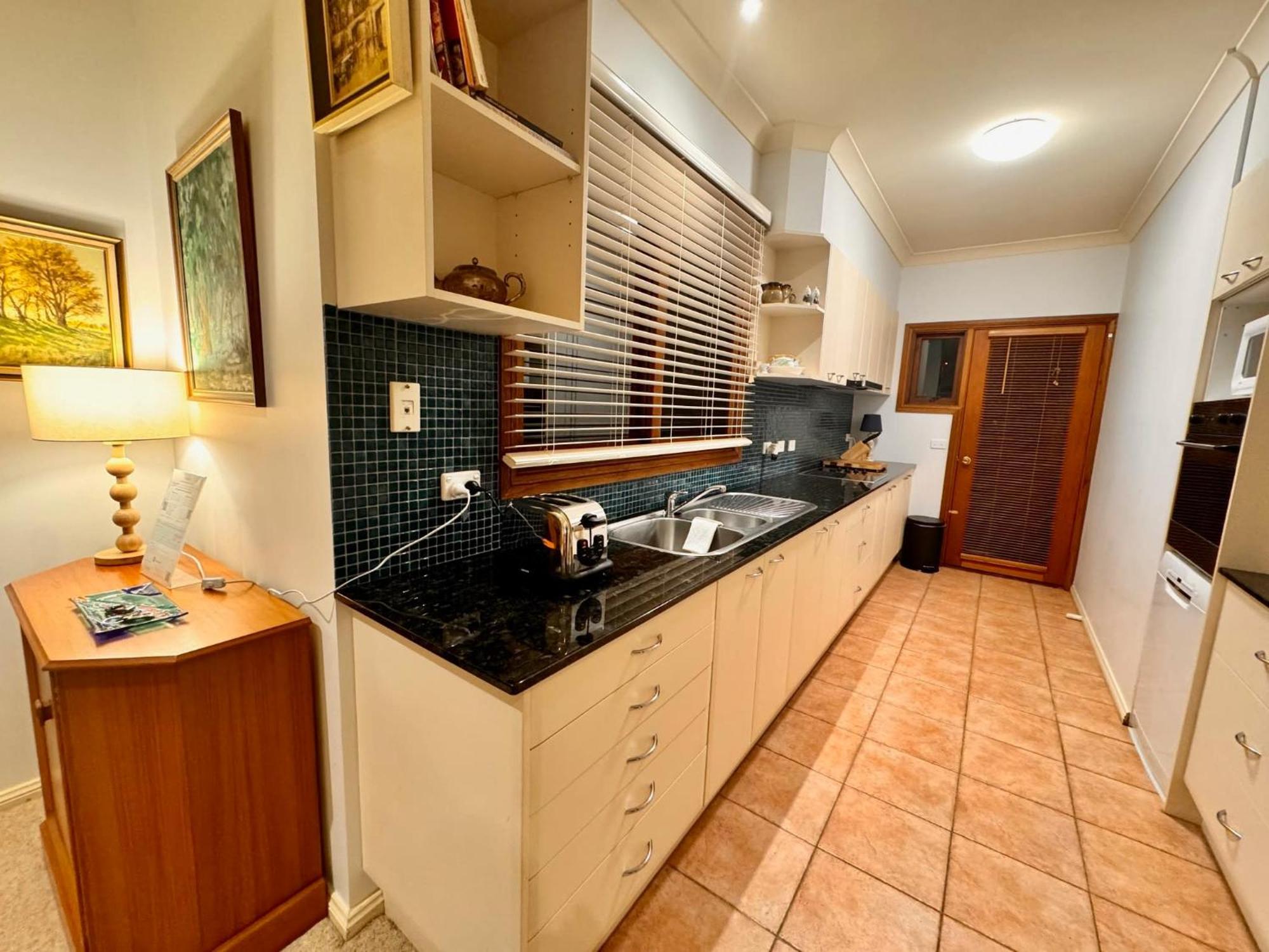 3 Bdrm 2 Bthrm House Close To Canberra Cbd & Anu Экстерьер фото